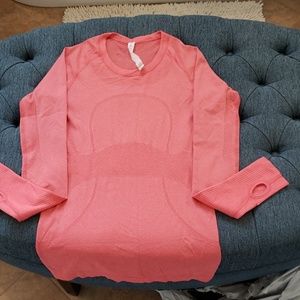 Lululemon sport shirt